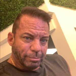 Meet your Posher, Javier